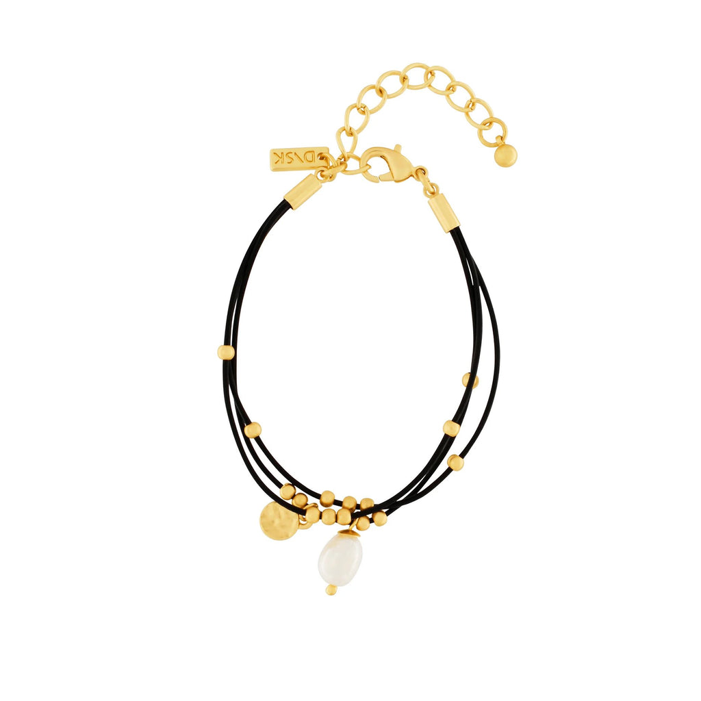 Audrey Perlenschnur-Armband. Schwarzes Leder und Süßwasserperlen. Dänisches Kopenhagen